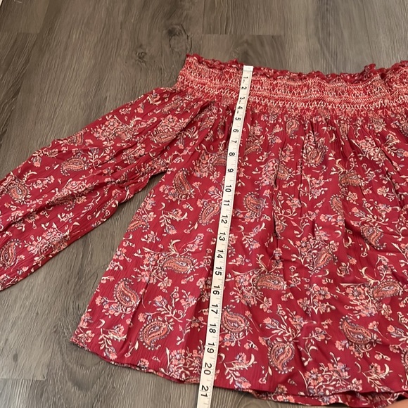 Abercrombie and Fitch top . Size L - Picture 4 of 7